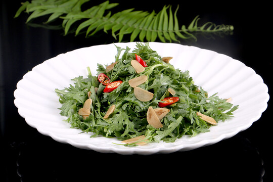 腊八蒜拌茼蒿