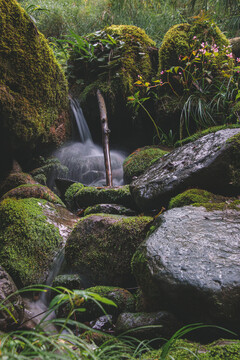 山间流水