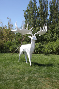 雕塑大角鹿