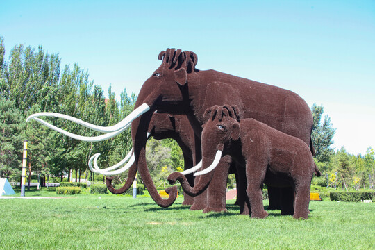 猛犸象植物雕塑