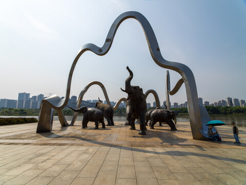 南宁五象湖公园欢乐五象雕塑