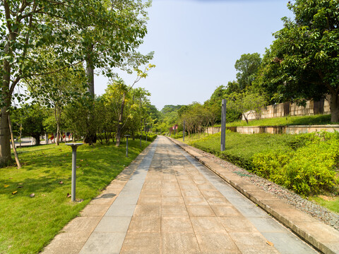 广西南宁五象湖公园游览步道