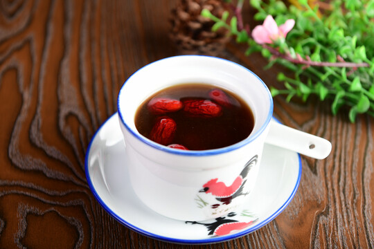 桂圆莲子红枣茶