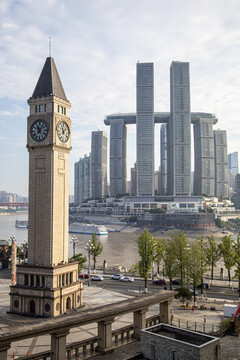 重庆南滨路钟楼与朝天门