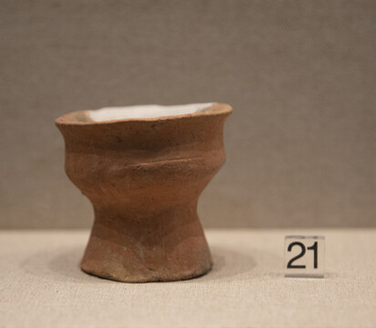 新石器时代马家滨文化绳纹陶罐