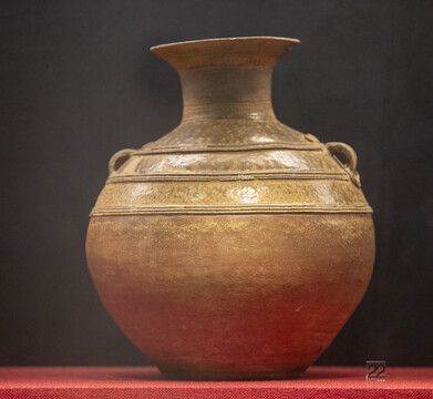 汉代双系釉陶壶
