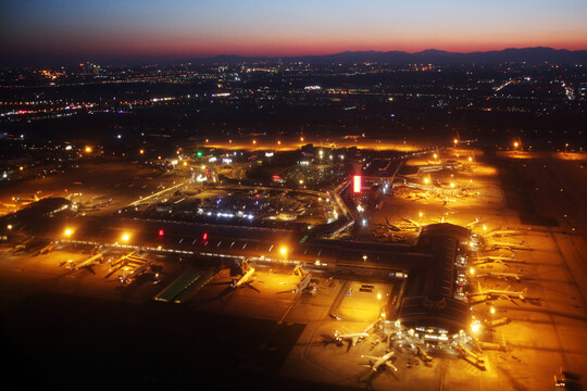 飞机起飞空中俯瞰北京首都机场