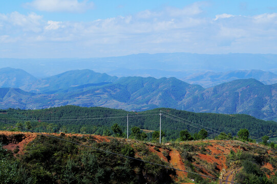 群山峻岭