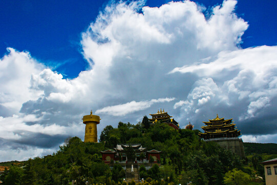 香格里拉龟山寺