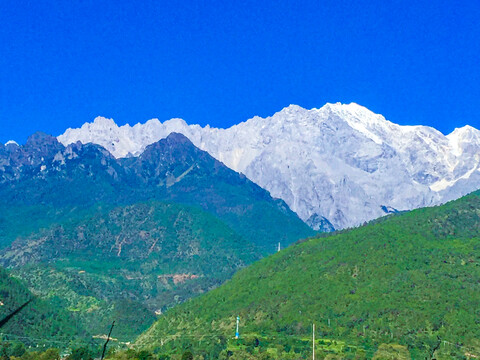 哈巴雪山