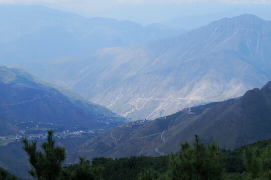 云南大山峡谷