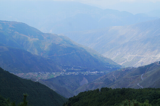 云南大山峡谷