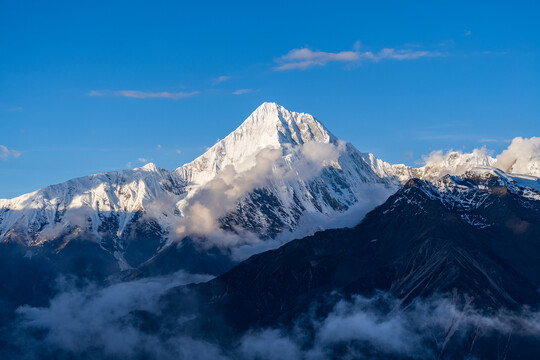 康定子梅垭口眺望贡嘎雪山