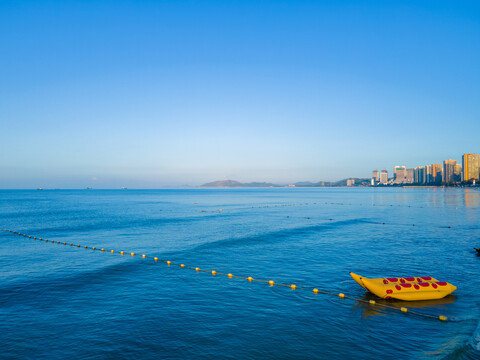 航拍广东省惠州双月湾的日出
