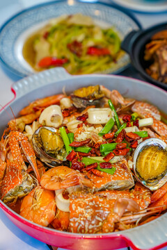 海鲜大杂烩海鲜拼盘鲍鱼螃蟹