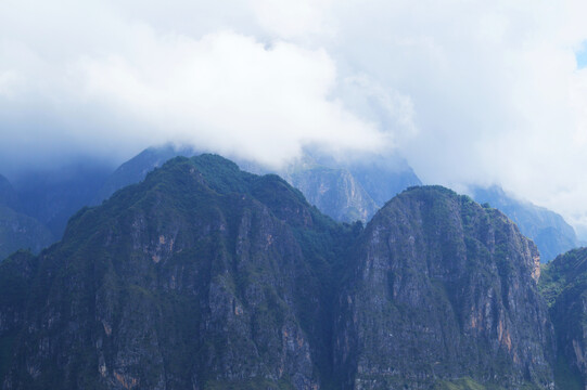 山峰林立