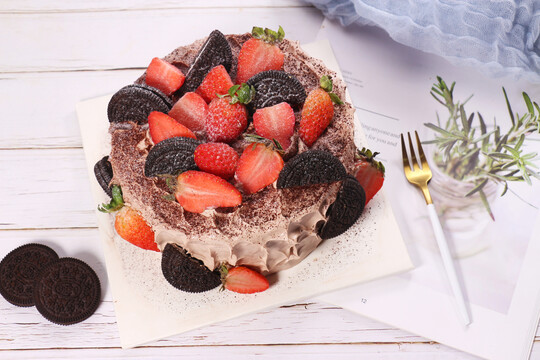 草莓巧思蛋糕