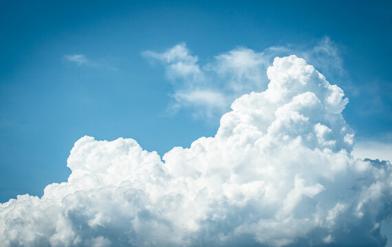 拍摄于浙江衢州的蓝天白云