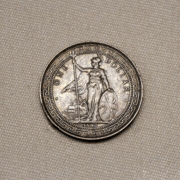 英国维多利亚女王纪念银币