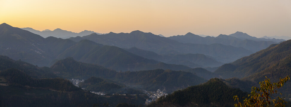 宽幅群山山峦山谷航拍照片