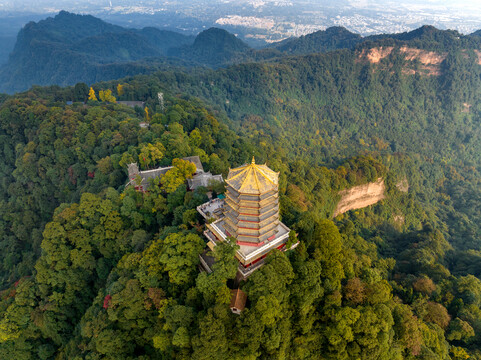 都江堰青城山地标建筑秋色