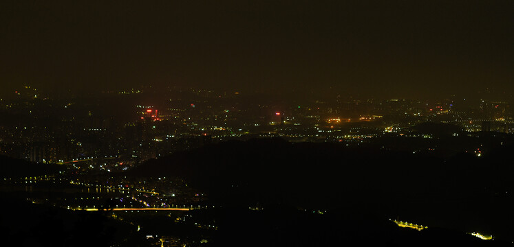 城市夜景灯火万家