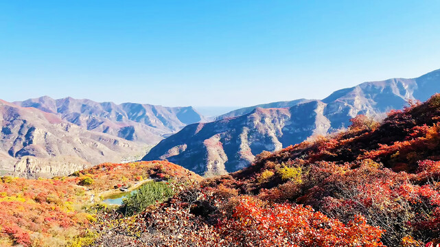 崇山峻岭