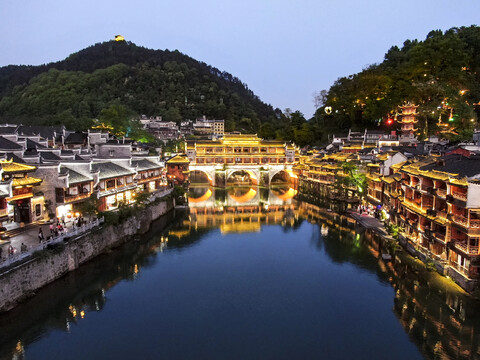 湖南湘西凤凰古城夜景