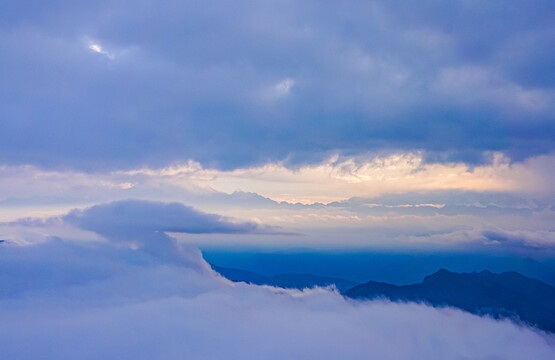 牛背山
