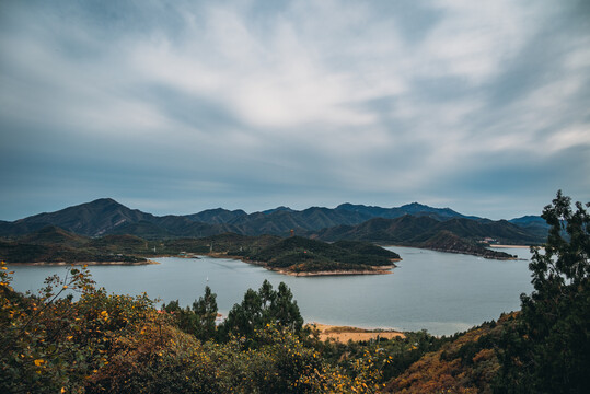 秋季的金海湖