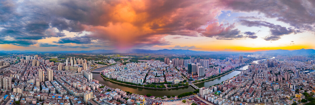 超大画幅无人机城镇航拍全景