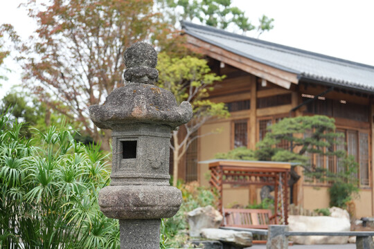 日式庭院老物件石灯笼