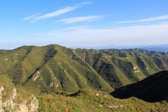 巍峨陡峭的太行山