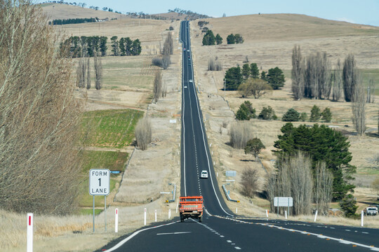 澳大利亚皇后公路的笔直的公路