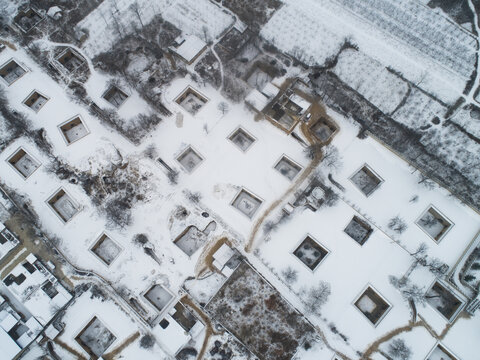 雪后的庙上村地坑院