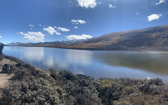 美丽的山地秋天风景