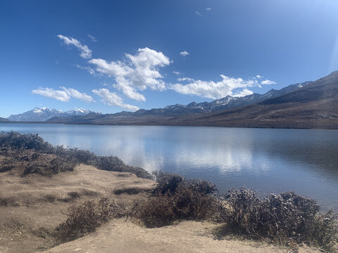 美丽的山地秋天风景