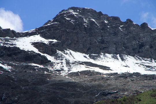 中国川西高原四姑娘山雪山