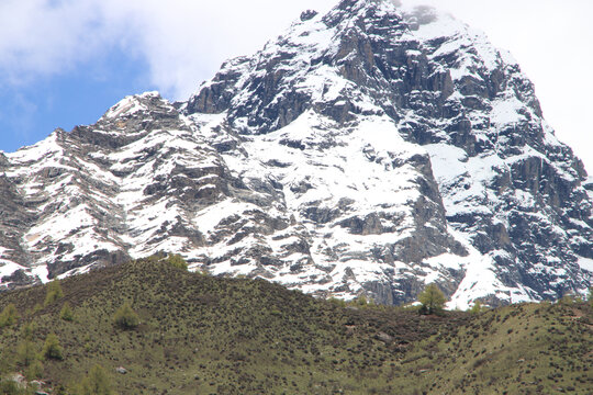 中国川西高原四姑娘山雪山