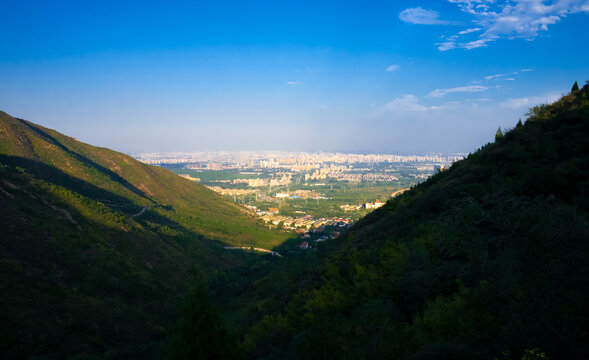 城市山谷