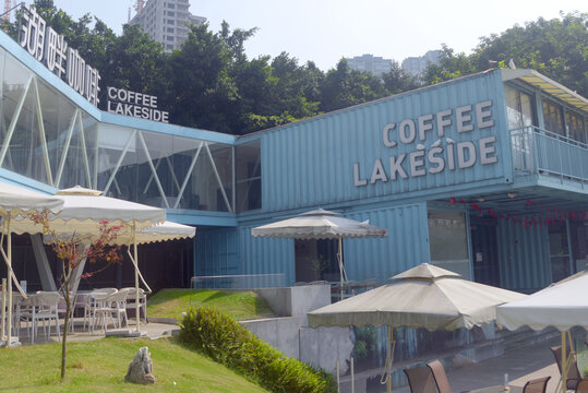 成都东湖公园湖岸咖啡屋