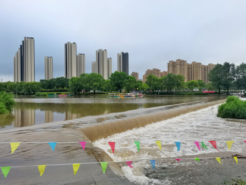 大雨过后的莒南鸡龙河