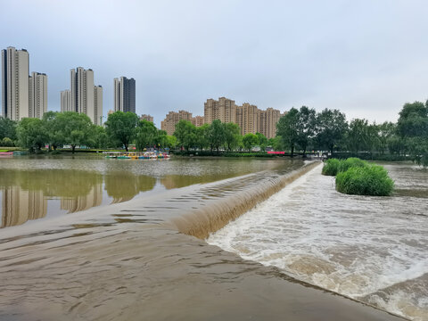 大雨过后的莒南鸡龙河