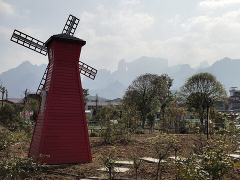 风车与天门山