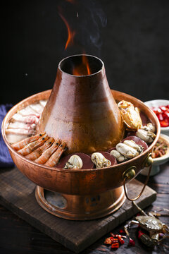 海鲜铜火锅