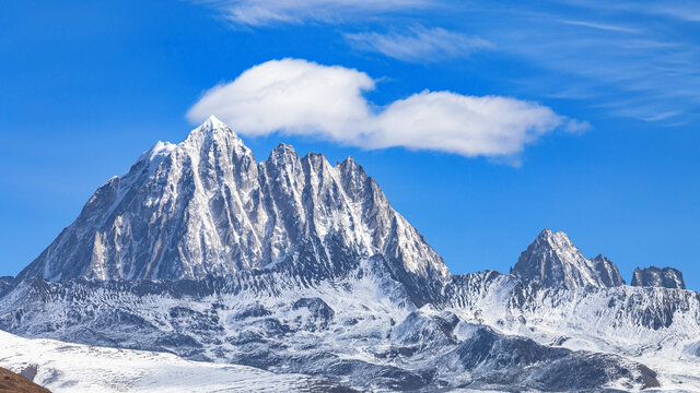 雅拉雪山