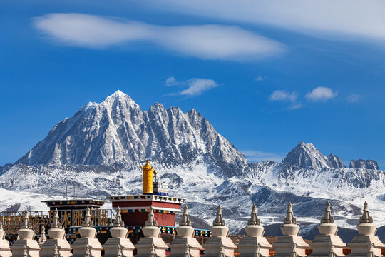 雅拉雪山