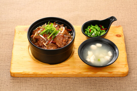 黑椒牛肉饭套餐