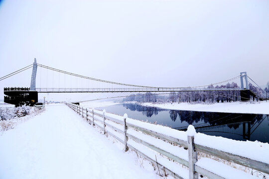 冰雪守望桥