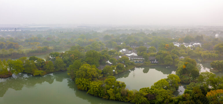 杭州市西溪湿地公园晨曦秋色